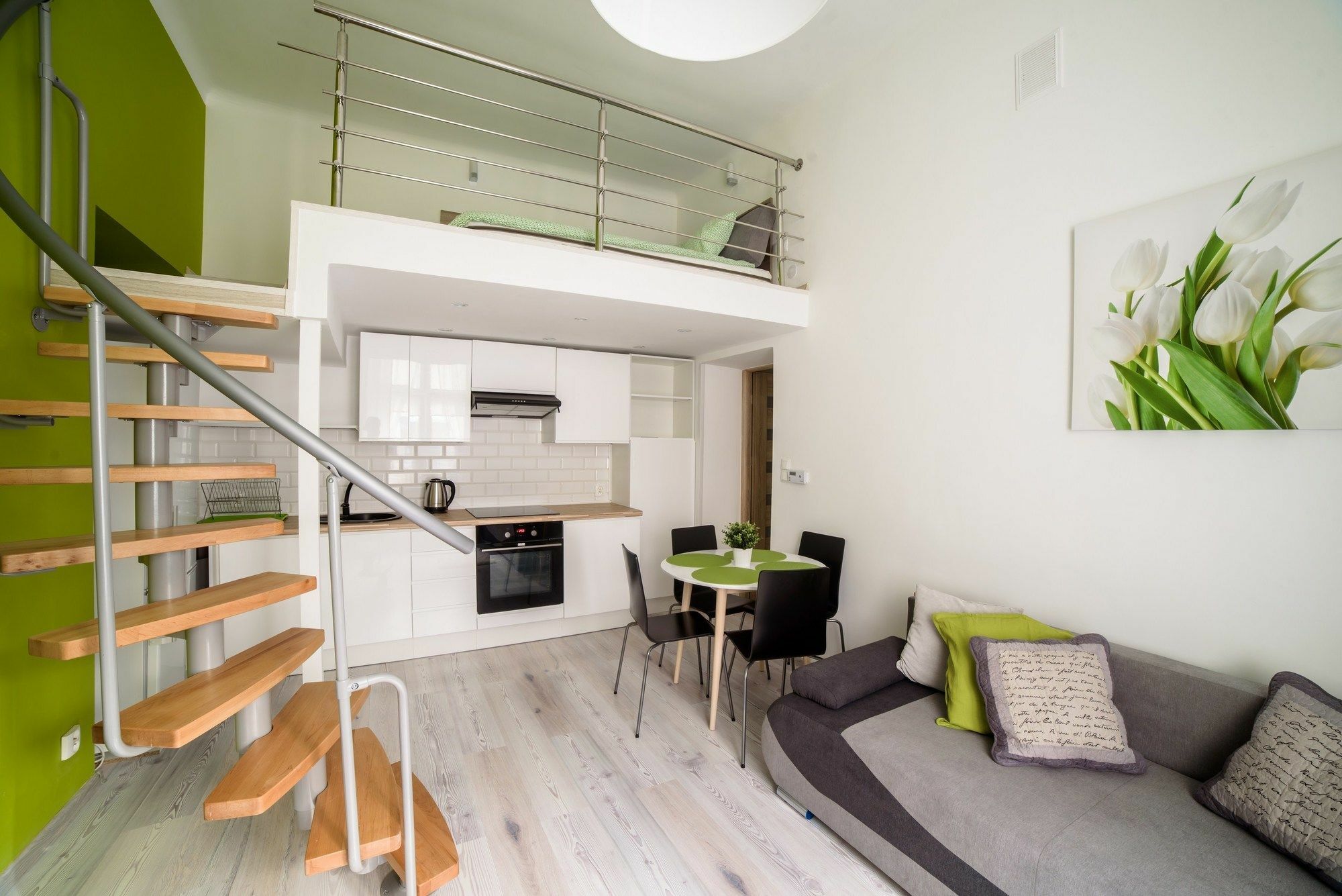 Rainbow 5 Apartment *